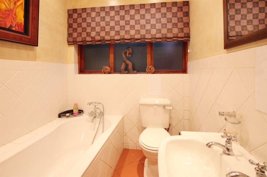 5 Bedroom Property for Sale in Welgemoed Western Cape